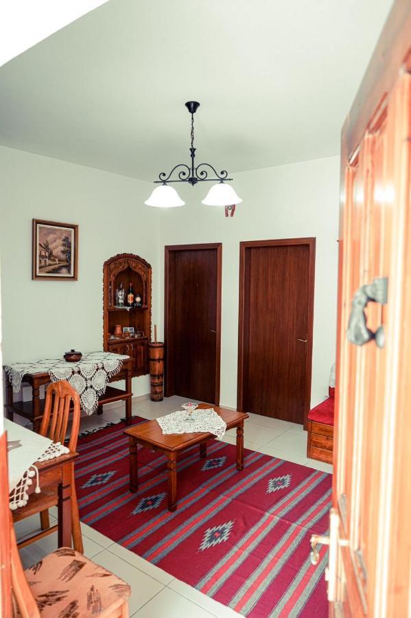 Cico Hostel &Private Room Gjirokastër Dış mekan fotoğraf