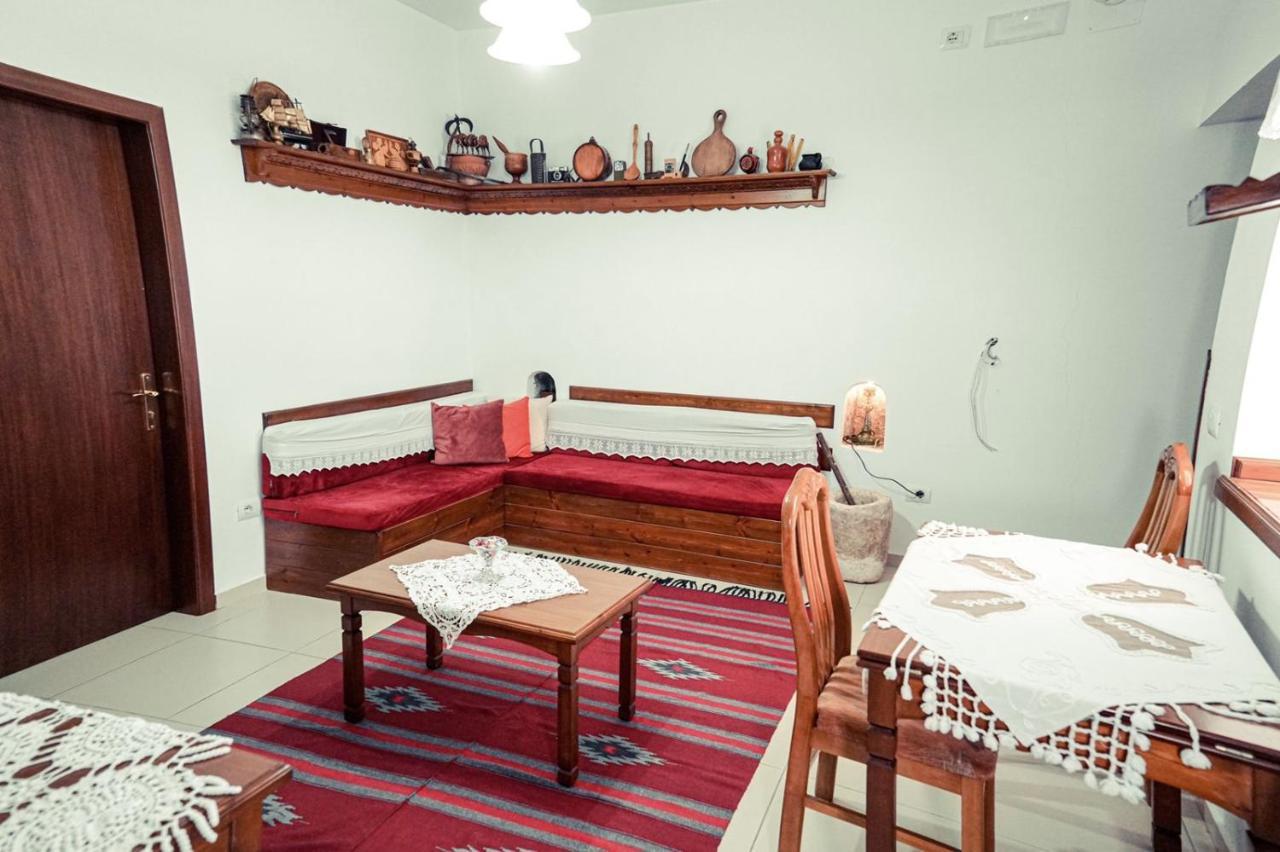 Cico Hostel &Private Room Gjirokastër Dış mekan fotoğraf